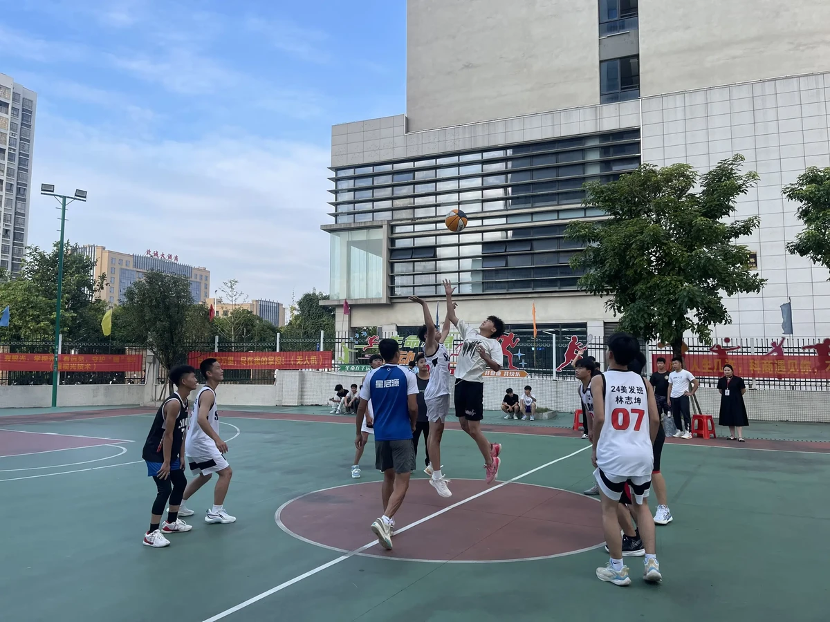 如何制定有效的篮球训练策略以提高球员表现_1